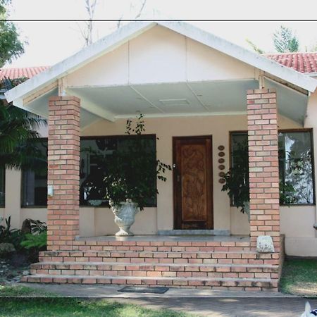 Rosegarden Guesthouse พอนโกลา ภายนอก รูปภาพ