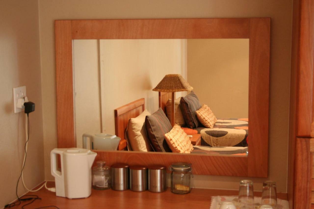Rosegarden Guesthouse พอนโกลา ภายนอก รูปภาพ